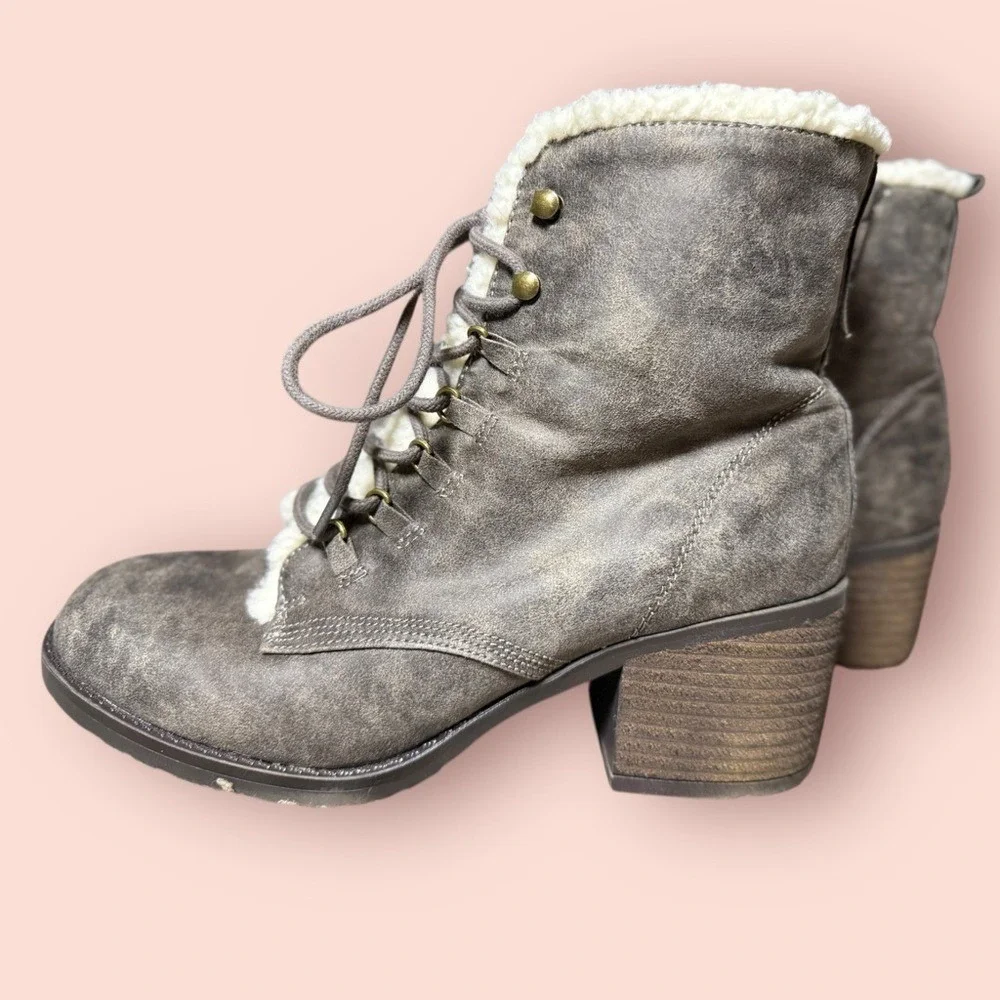 MIA Gray Faux Fur‎ Lace-Up Ankle Boots Womens 8.5 Block Heel Winter Cozy Warm